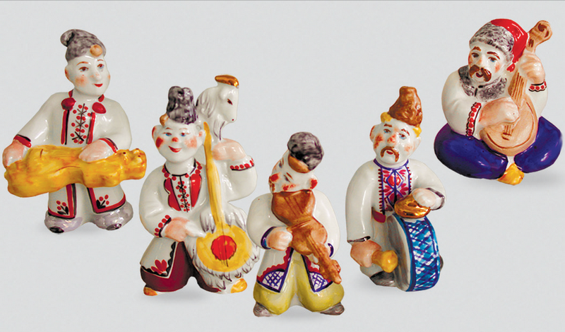 В. Трегубова. Група «Музики» зі скульптурної композиції «Весілля». Коростенський фарфоровий завод. 19903