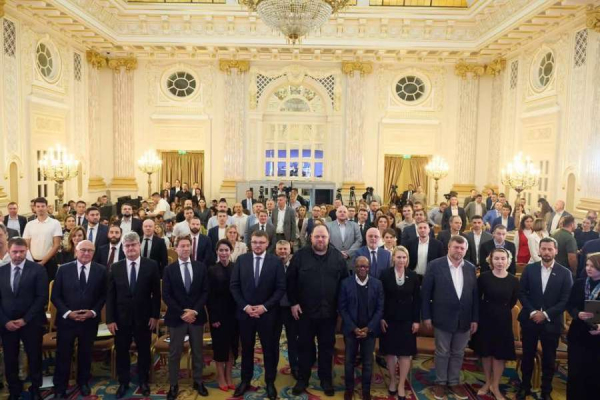 Робоча група Організації економічного співробітництва та розвитку (ОЕСР) із питань боротьби з хабарництвом запросила Україну приєднатися до Конвенції про боротьбу з підкупом іноземних посадових осіб у міжнародних ділових операціях і стати повноцінним членом відповідної Робочої групи, - Комітет з питань правоохоронної діяльності3