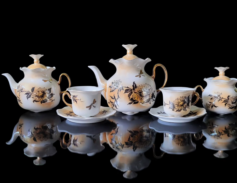 З. Олексенко. Чайний сервіз «Хризантеми». Полонський фарфоровий завод. 1990-ті рр.2