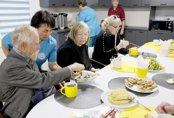 У столиці відкрили Центр денного догляду для людей старшого віку з Дніпровського та Деснянського районів – старт роботи з 3 листопада3