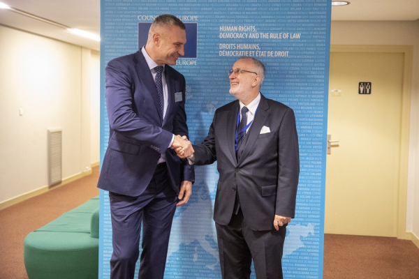 Віталій Кличко зустрівся в Страсбурзі з Президентом Конгресу місцевих і регіональних влад Ради Європи Марком Коолсом1