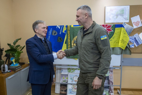 Віталій Кличко зустрівся з Надзвичайними і Повноважними Послами Латвійської та Чеської Республік в Україні Андрейсом Пілдеговічсом і Лубошем Весели1