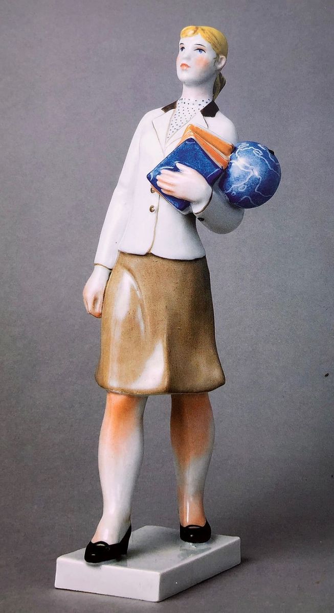 О. Жникруп «Вчителька». Київський експериментальний кераміко – художній завод. 1969.1