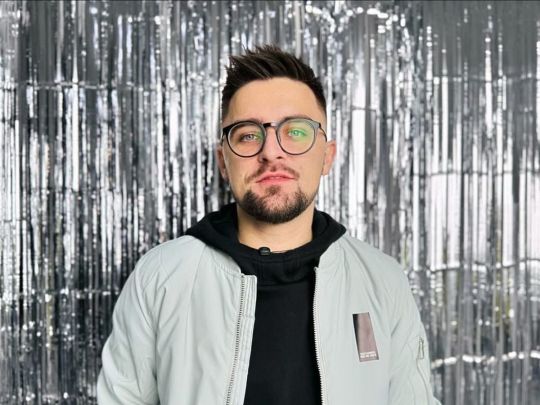 «Я не святий, але вмію кохати»: співак Юлік приємно вразив новою піснею0