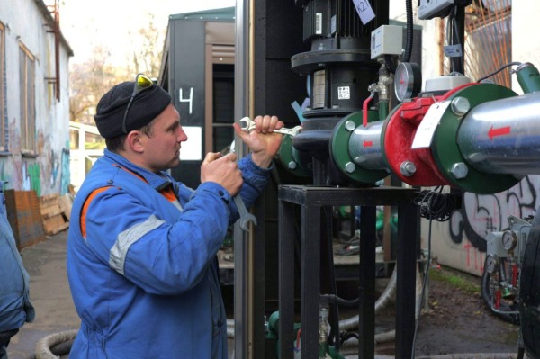 «Київтеплоенерго» розгортає мобільні котельні для 6 лікарень на час ліквідації наслідків обстрілів3