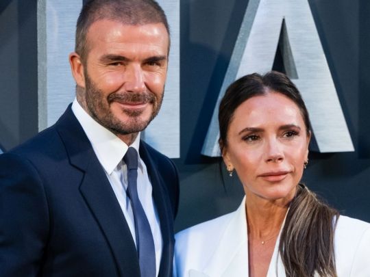 Може бути небезпечно: Девіда та Вікторію Бекхемів попередили про ризиковану різдвяну традицію0