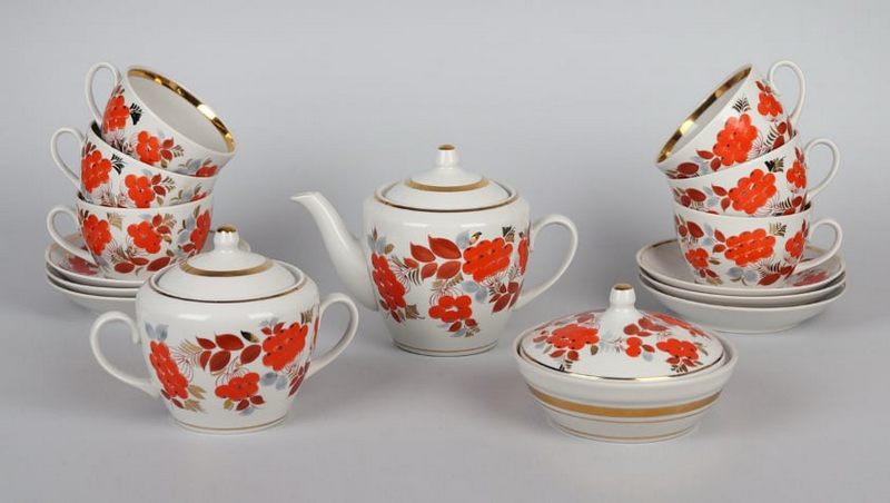 Сервіз чайний «Горобина». Полонський фарфоровий завод, 1976 р. Сервіз чайний «Горобина». Полонський фарфоровий завод, 1976 р.3