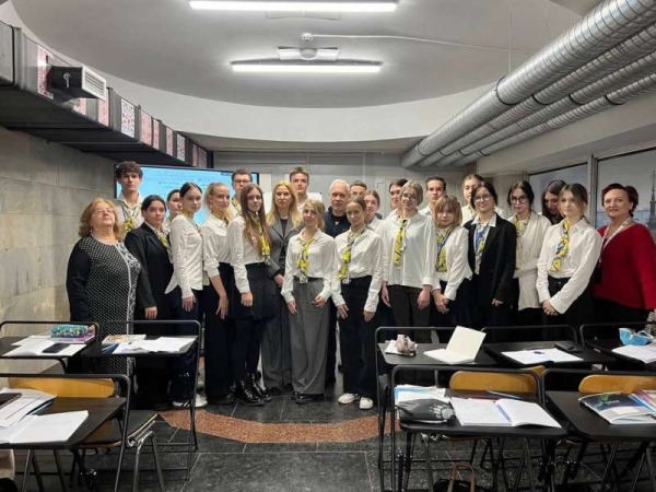 Підвищити зарплату вчителів до рівня трьох «мінімалок», - Віцеспікерка Олена Кондратюк підтримує профільний Комітет під час розгляду Держбюджету-20260