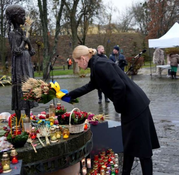 Віцеспікерка Олена Кондратюк взяла участь у вшануванні пам’яті жертв Голодомору1