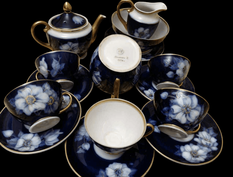 І. Величко. Чайний сервіз «Яблуневий цвіт». Баранівський фарфоровий завод. 1954 І. Величко. Чайний сервіз «Яблуневий цвіт». Баранівський фарфоровий завод. 19543