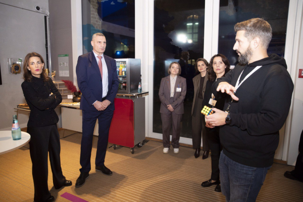 Віталій Кличко в Берліні зустрівся з представниками ЄБРР та компанії Google. Обговорив реалізацію важливих для столиці проєктів8