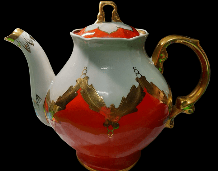 Дмитро Гоч. Доливний чайник “Бутон”. Баранівський фарфоровий завод. 1960-ті1