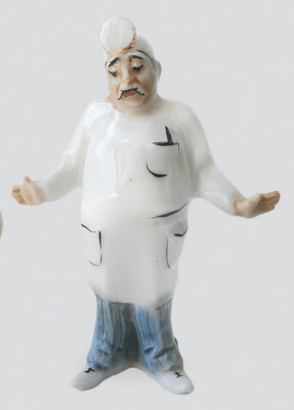 В. Трегубова. «Наші будні. Доктор». Коростенський фарфоровий завод. 1958 В. Трегубова. «Наші будні. Доктор». Коростенський фарфоровий завод. 19582