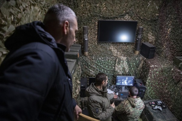 Віталій Кличко передав від громади столиці на фронт іще понад 10 000 БпЛА різних типів і 20 наземних роботизованих комплексів5