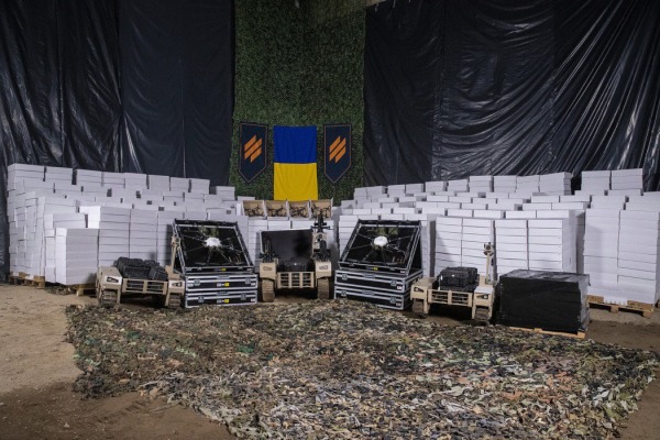 Віталій Кличко передав від громади столиці на фронт іще понад 10 000 БпЛА різних типів і 20 наземних роботизованих комплексів1