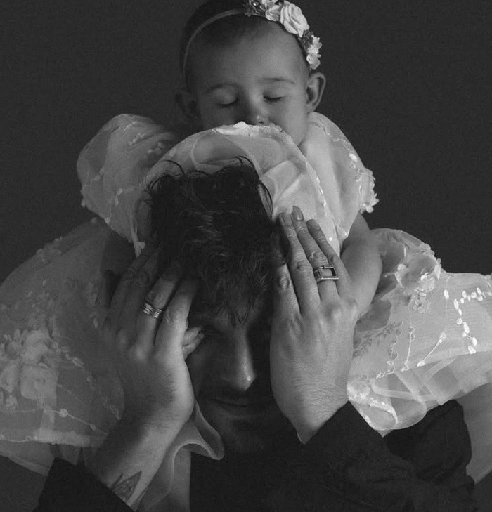 Змінила життя: популярний співак зворушливо звернувся до рідної людини1