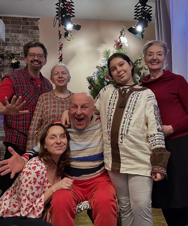 Олексій Вертинський з родиною Олексій Вертинський з родиною1