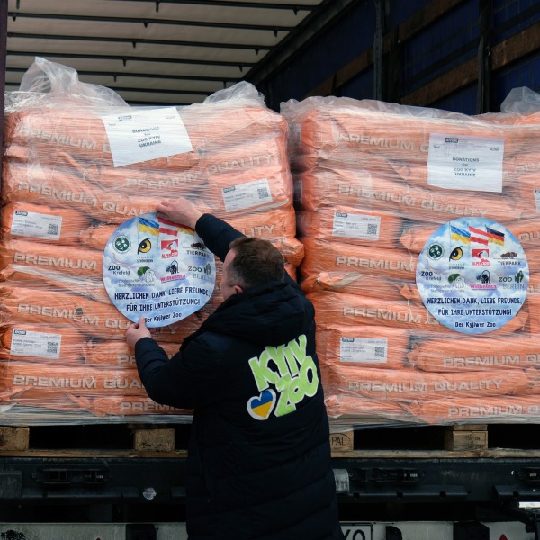 Київський зоопарк отримав 22 тонни кормів для тварин від європейських партнерів2