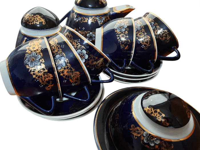 С. Гавриш, А. Панчук-Медведкова. Чайний сервіз форми «Полісся», декор «Квіточка». Довбиський фарфоровий завод, 1980-ті2