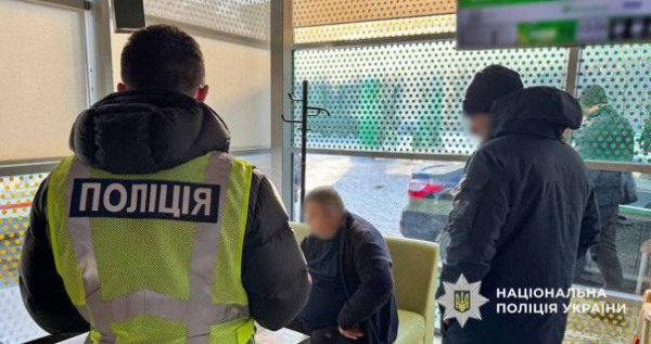 Проблеми зі здоров'ям за 5 тисяч доларів: поліція затримала одесита, який організував схему