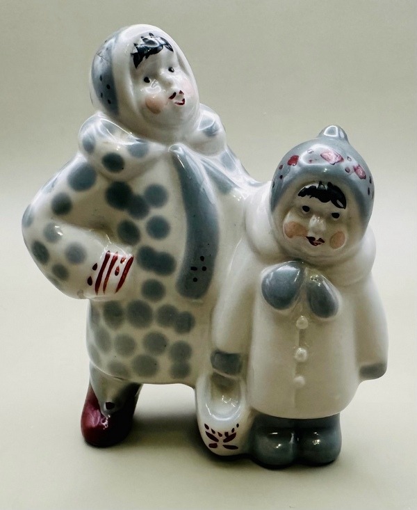 В. Албул, Н. Албул. Скульптурна група «Зимовий дворик», «Подруги». Полонський завод художньої кераміки. 1987 рік5