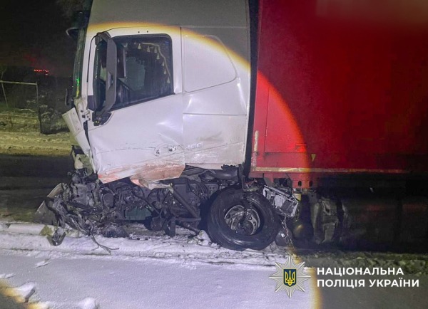 Смертельна ДТП на столичній Кільцевій: водій Lincoln виїхав на зустрічну та загинув2