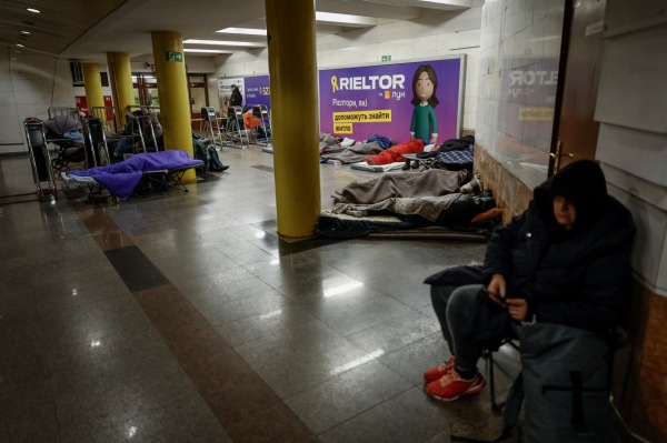 У ніч проти 9 січня під час повітряної тривоги на станціях метрополітену укривалися майже 22 000 людей2