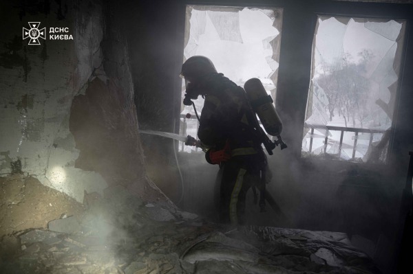 Пожежа в столичному готелі: рятувальники евакуювали 57 людей2