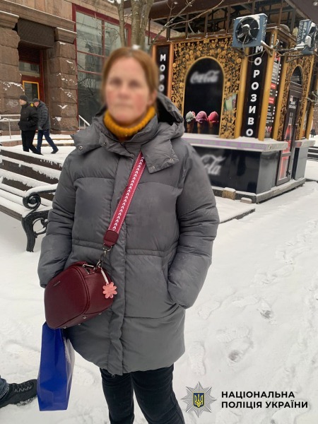 У Києві жінка прийшла влаштовуватися в кафе на роботу та вкрала 20 тисяч гривень у працівниці3