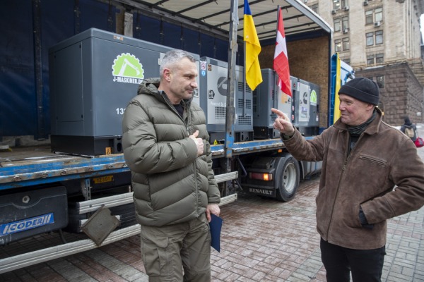 Віталій Кличко: До Києва з Копенгагена надійшли генератори та мобільна котельня2