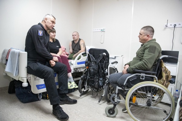 Віталій Кличко відвідав одну з міських лікарень, де відкрили відділення фізичної та реабілітаційної медицини6