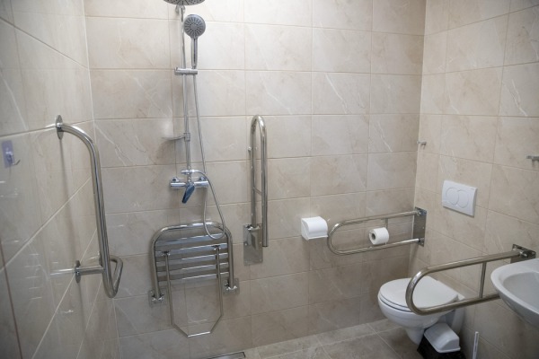 Віталій Кличко відвідав одну з міських лікарень, де відкрили відділення фізичної та реабілітаційної медицини16