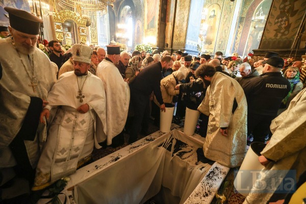 У Києві поховали почесного Патріарха Філарета5
