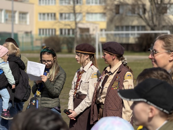 У Києві провели перші толоки: молодіжна організація «Пласт» спільно з міськими підрозділами прибрали урочище «Теремки»4