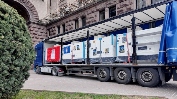 Віталій Кличко: Київ від початку року отримав від міст-побратимів Лейпцига та Гамбурга 72 генератори різної потужності3