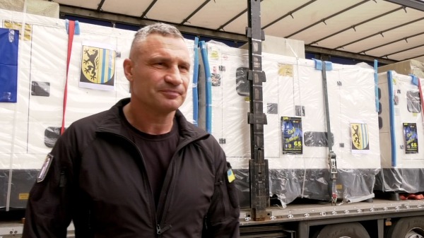 Віталій Кличко: Київ від початку року отримав від міст-побратимів Лейпцига та Гамбурга 72 генератори різної потужності4