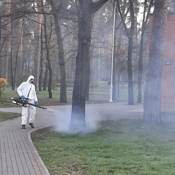 У Києві тривають планові обробки зелених і прибережних зон від кліщів (+ перелік локацій)4