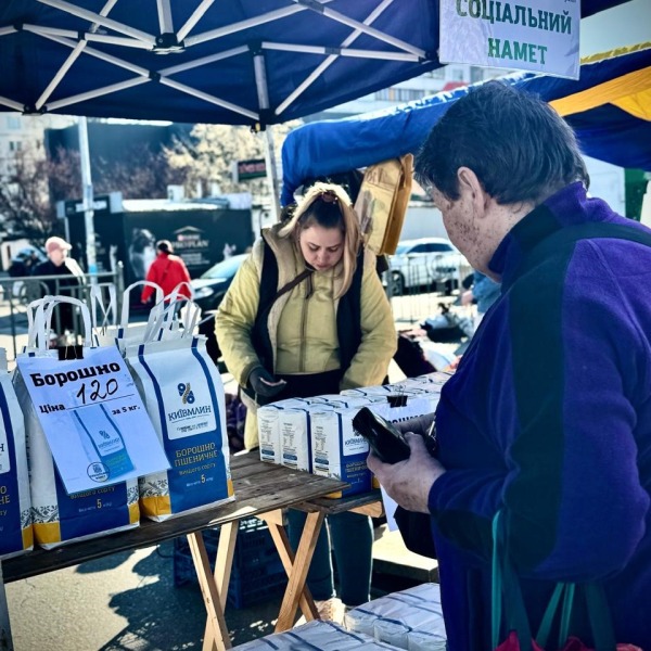 Володимир Костіков: На столичних сільськогосподарських ярмарках працюють «Соціальні намети»1
