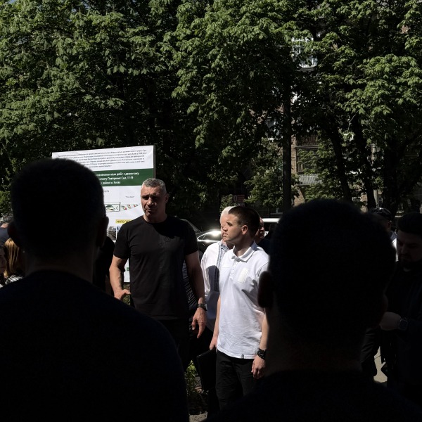 У Києві відновлюють благоустрій після демонтажів тимчасових споруд і впроваджують відеоконтроль на локаціях зі стихійними сміттєзвалищами5
