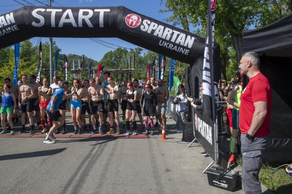 Віталій Кличко на Трухановому острові відкрив змагання Spartan Kyiv 2026 – масштабний міжнародний забіг з перешкодами3
