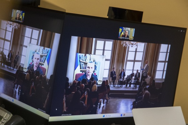 Віталій Кличко взяв участь онлайн у саміті Пакту вільних міст, який відбувається в Братиславі1